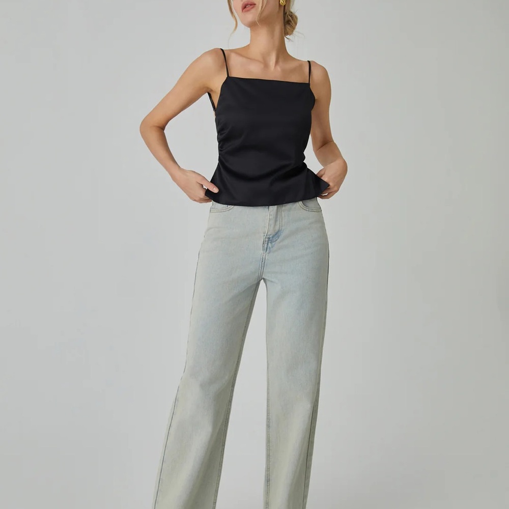 Knotted Backless Cami Top - Picture 3 of 5